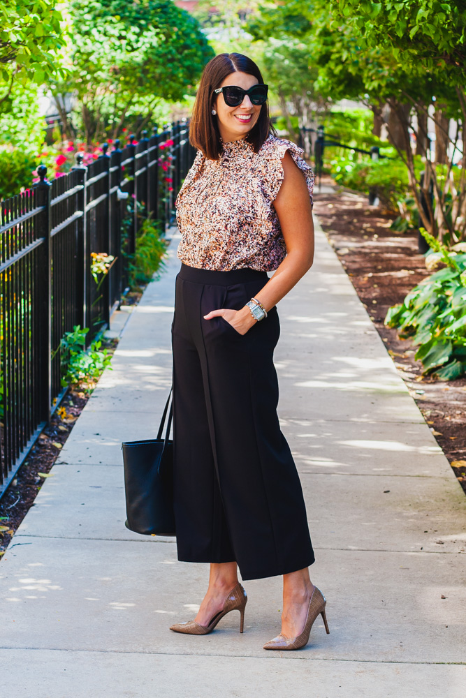 How to Wear Wide Leg Pants and Wide Leg Pants Outfits - Putting Me